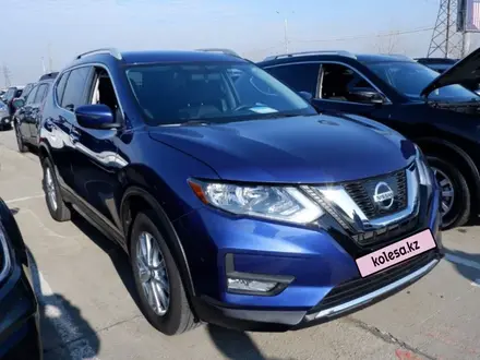 Nissan Rogue 2017 года за 6 490 000 тг. в Алматы