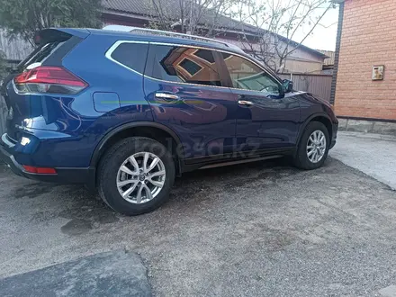 Nissan Rogue 2017 года за 6 490 000 тг. в Алматы – фото 31