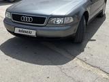 Audi A8 1996 годаүшін3 200 000 тг. в Жанаозен