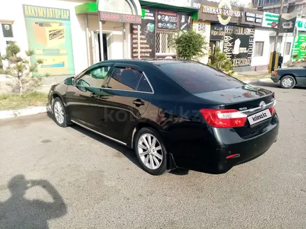 Toyota Camry 2013 года за 9 200 000 тг. в Тараз – фото 2