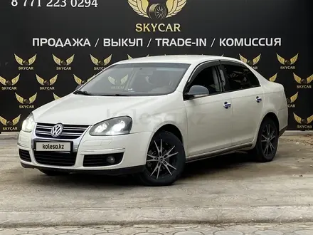 Volkswagen Jetta 2006 года за 2 300 000 тг. в Актау – фото 2