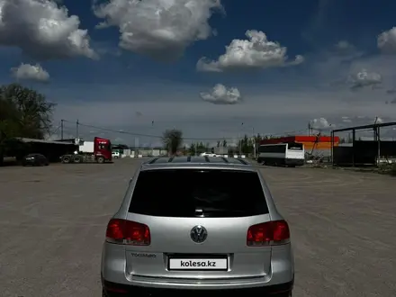 Volkswagen Touareg 2004 года за 4 000 000 тг. в Алматы – фото 4