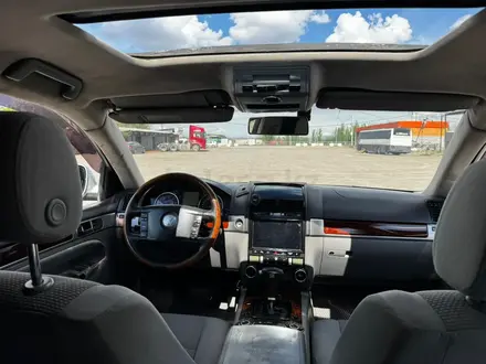 Volkswagen Touareg 2004 года за 4 000 000 тг. в Алматы – фото 12