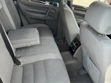 Volkswagen Touareg 2004 года за 4 000 000 тг. в Алматы – фото 8