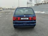 Volkswagen Sharan 2000 года за 3 200 000 тг. в Алматы – фото 2