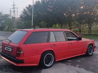 Mercedes-Benz E 320