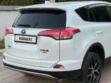 Toyota RAV4 2019 года за 12 500 000 тг. в Шымкент