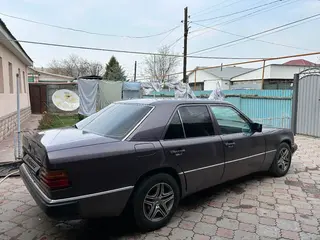 Mercedes-Benz E 230