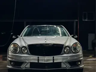 Mercedes-Benz E 320