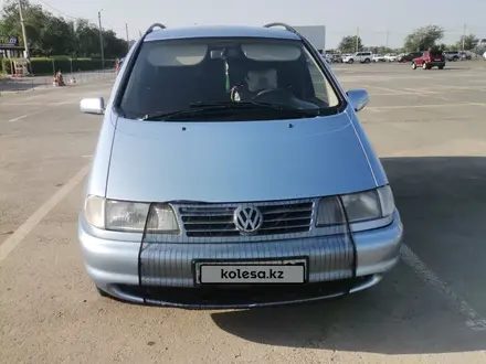 Volkswagen Sharan 1999 года за 3 000 000 тг. в Уральск