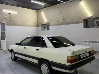 Audi 100