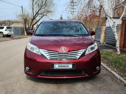 Toyota Sienna 2015 года за 14 500 000 тг. в Астана – фото 2