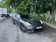 Porsche Panamera, 2015
