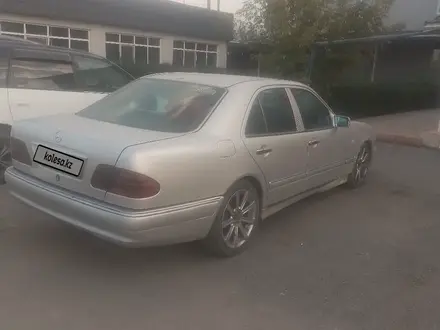 Mercedes-Benz E 280 1996 года за 1 450 000 тг. в Алматы – фото 3