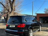 Mercedes-Benz GL 500 2013 годаfor16 000 000 тг. в Актобе – фото 2