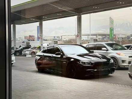 BMW 550 2011 года за 10 000 000 тг. в Алматы – фото 8