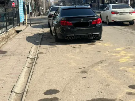 BMW 550 2011 года за 10 000 000 тг. в Алматы – фото 2