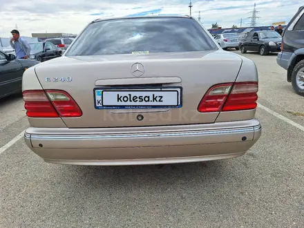 Mercedes-Benz E 240 2001 года за 4 500 000 тг. в Актау – фото 5