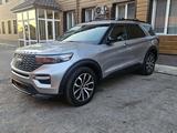 Ford Explorer 2022 года за 21 000 000 тг. в Костанай – фото 2
