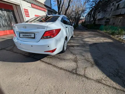 Hyundai Solaris 2015 года за 5 600 000 тг. в Алматы – фото 2