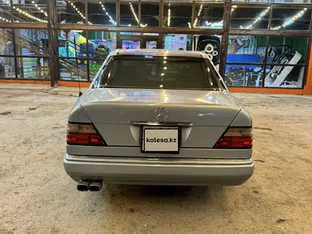 Mercedes-Benz E 220 1994 года за 3 000 000 тг. в Кордай – фото 10