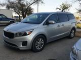 Kia Sedona 2017 года за 9 300 000 тг. в Шымкент – фото 2