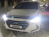 Hyundai Elantra 2019 годаfor7 500 000 тг. в Астана – фото 2