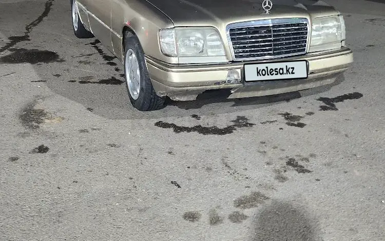 Mercedes-Benz E 220 1993 годаүшін1 300 000 тг. в Астана