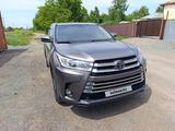 Toyota Highlander 2018 года за 18 900 000 тг. в Астана – фото 2