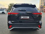 Toyota Highlander 2020 года за 14 000 000 тг. в Атырау – фото 3