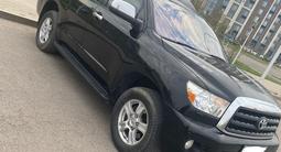 Toyota Sequoia 2011 года за 16 000 000 тг. в Астана