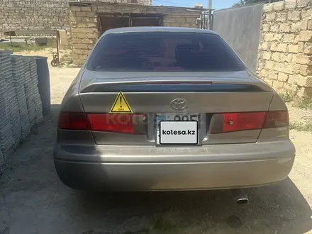 Toyota Camry 2000 года за 3 300 000 тг. в Актау – фото 2