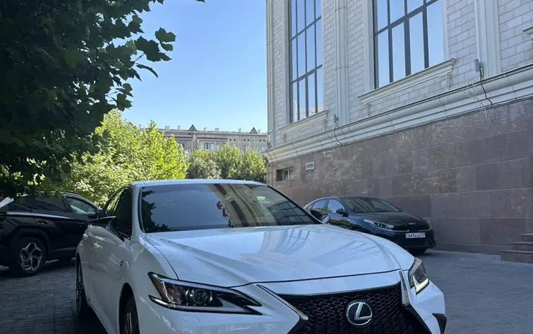 Lexus ES 350 2019 годаfor24 000 000 тг. в Шымкент