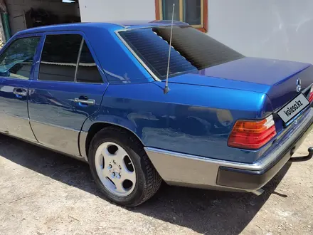 Mercedes-Benz E 220 1993 года за 2 500 000 тг. в Шиели – фото 4