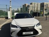 Lexus ES 250 2018 года за 18 000 000 тг. в Алматы