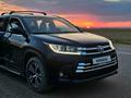 Toyota Highlander 2016 года за 16 300 000 тг. в Астана