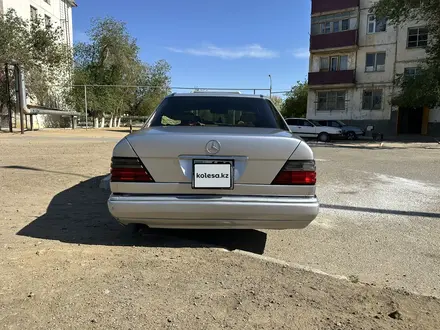 Mercedes-Benz E 280 1993 года за 2 300 000 тг. в Байконыр – фото 3