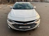 Chevrolet Malibu 2020 года за 9 100 000 тг. в Алматы – фото 2