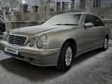 Mercedes-Benz E 320 2000 года за 3 200 000 тг. в Астана – фото 2