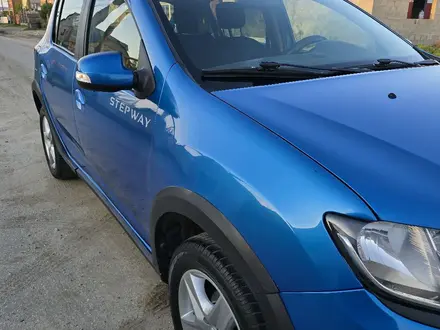 Renault Sandero Stepway 2015 года за 3 990 000 тг. в Актобе – фото 51