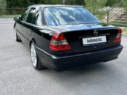 Mercedes-Benz C 200 1995 года за 3 000 000 тг. в Алматы – фото 3