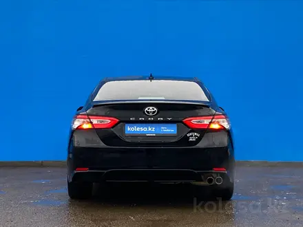 Toyota Camry 2019 года за 11 050 000 тг. в Алматы – фото 4