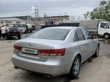 Hyundai Sonata 2005 года за 4 000 000 тг. в Астана – фото 2