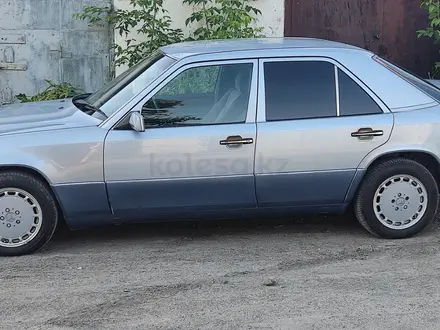 Mercedes-Benz E 260 1993 года за 2 650 000 тг. в Караганда – фото 10