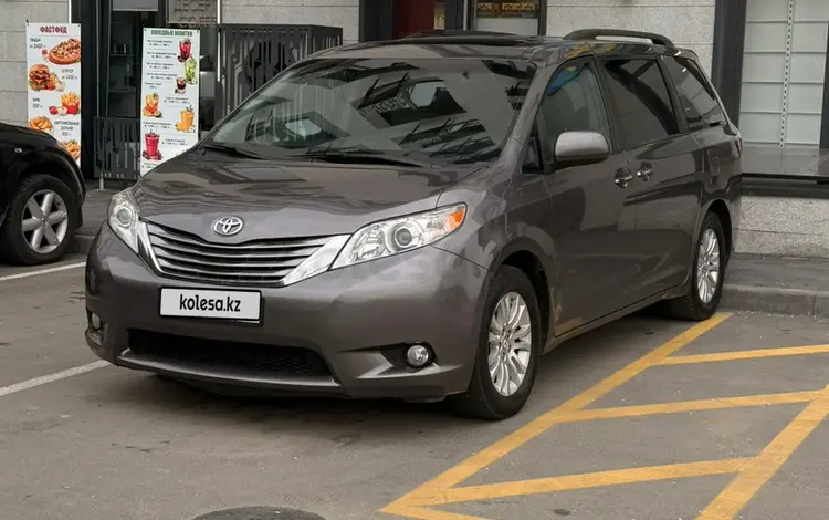 Toyota Sienna 2017 года за 17 000 000 тг. в Алматы
