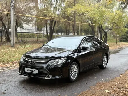 Toyota Camry 2015 года за 11 800 000 тг. в Алматы – фото 3