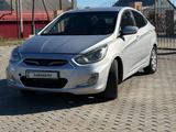 Hyundai Accent 2011 годаүшін3 100 000 тг. в Уральск – фото 2