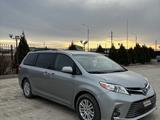 Toyota Sienna 2015 года за 10 000 000 тг. в Актау – фото 2