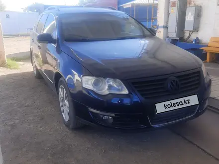 Volkswagen Passat 2006 года за 4 200 000 тг. в Уральск – фото 11