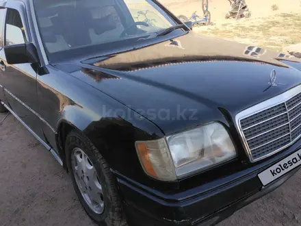 Mercedes-Benz E 220 1993 года за 1 300 000 тг. в Шымкент